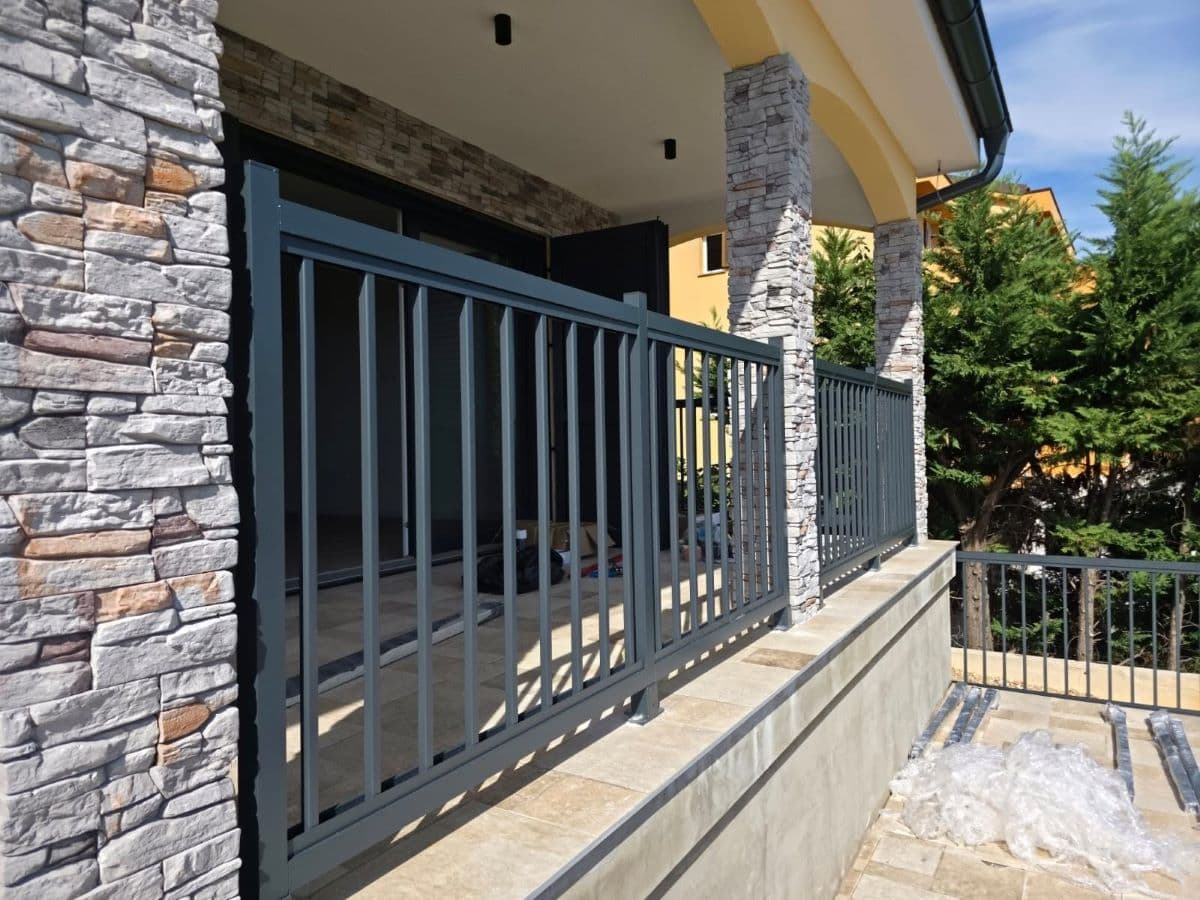 Aluminijska ograda - otok Krk